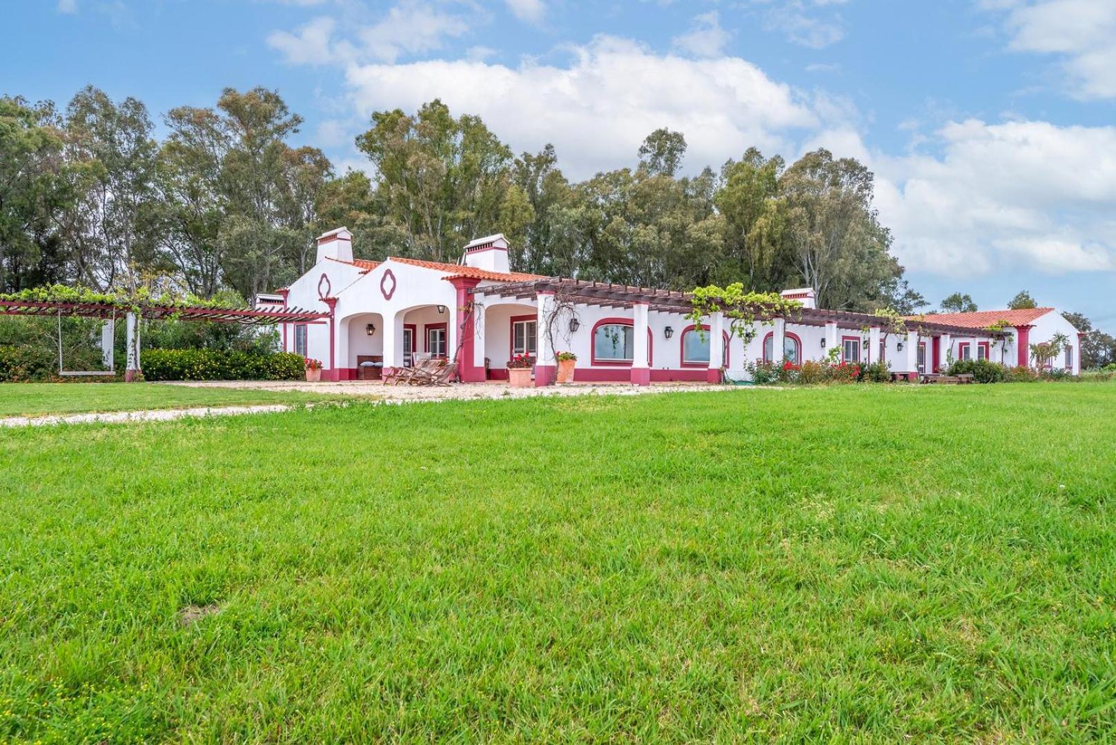 Stunning Mansion In Sao Cristovao Villa มอนเตมอโรโนโว ภายนอก รูปภาพ
