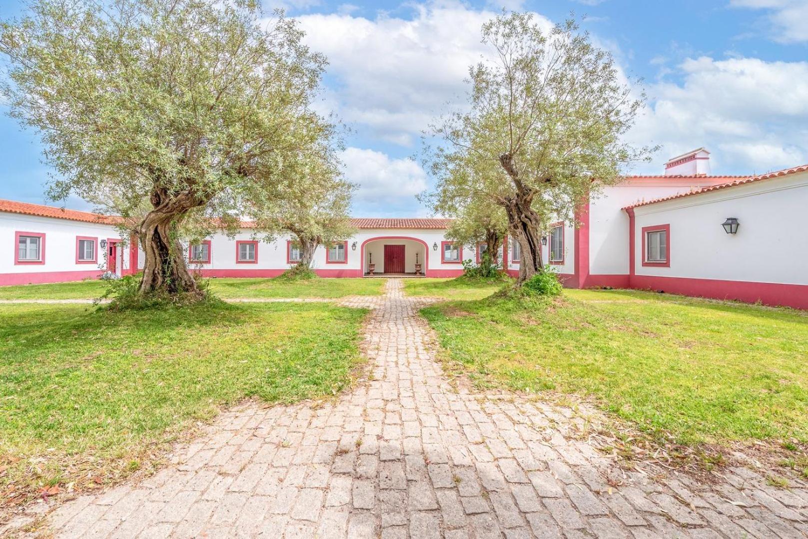 Stunning Mansion In Sao Cristovao Villa มอนเตมอโรโนโว ภายนอก รูปภาพ
